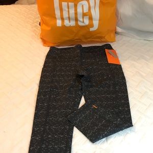 ✳️NWT Lucy POWERTRAIN Capri Leggings✳️